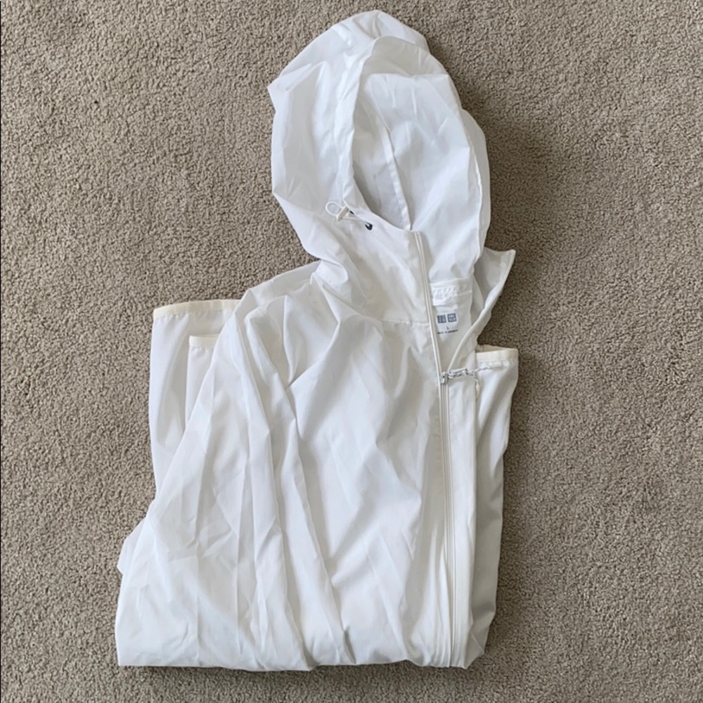 Super Lightweight Uniqlo Packable Windbreaker